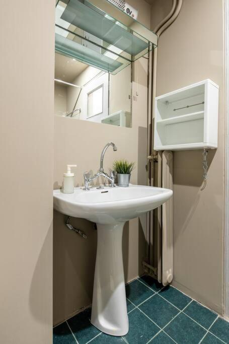 Tranquility Downtown Athens Apartment ภายนอก รูปภาพ